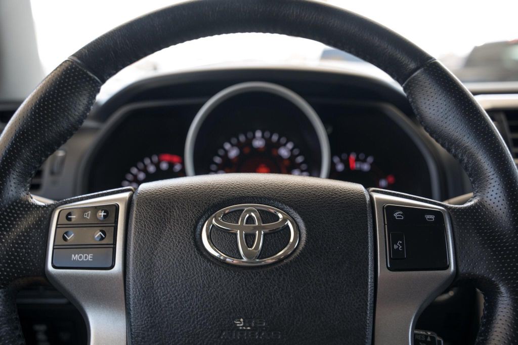 2013 Toyota 4Runner Image 18