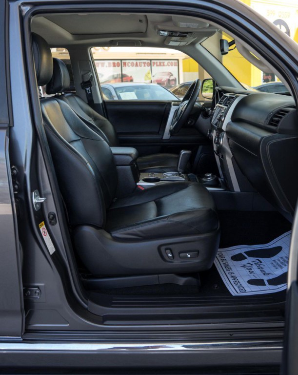 2013 Toyota 4Runner Image 25