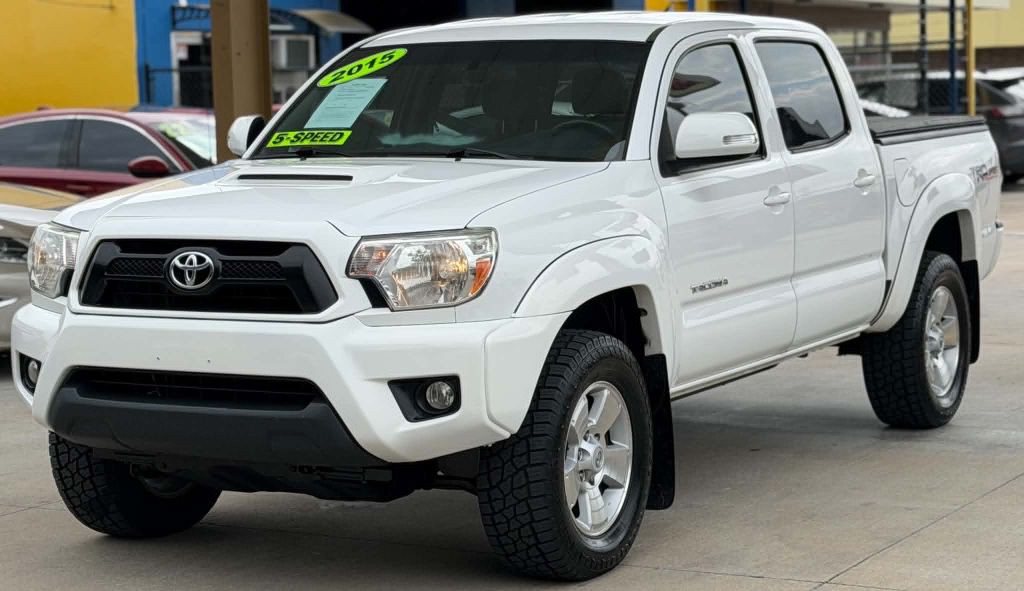 2015 Toyota Tacoma Image 1