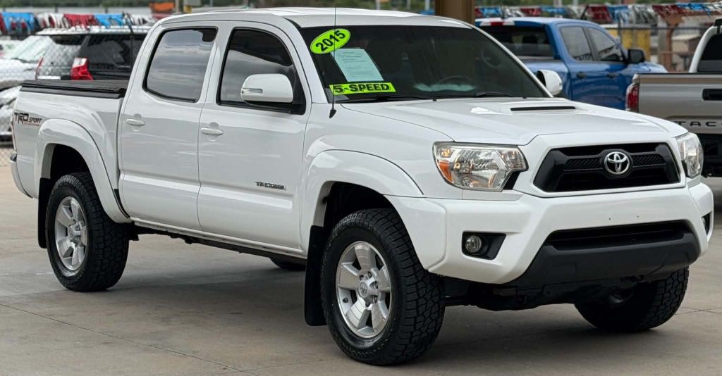 2015 Toyota Tacoma Image 3