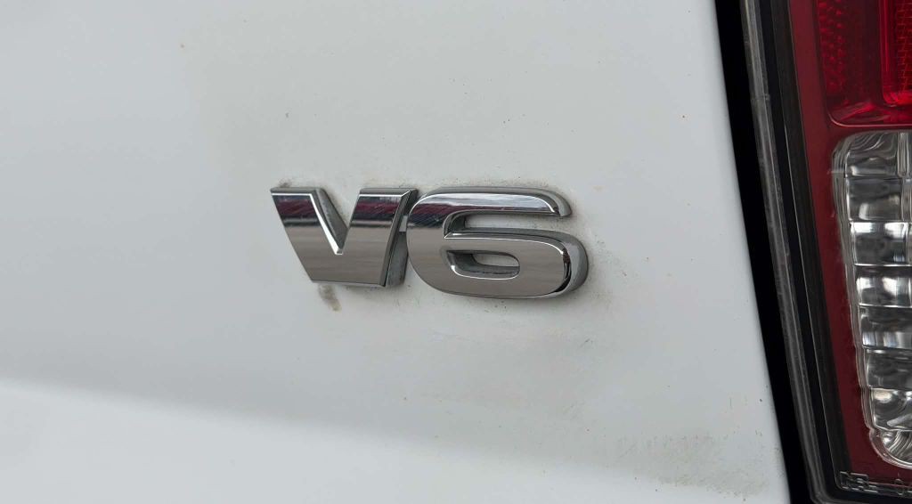 2015 Toyota Tacoma Image 8