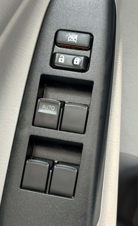 2015 Toyota Tacoma Image 10