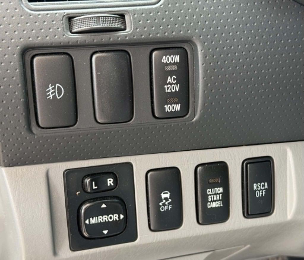 2015 Toyota Tacoma Image 11