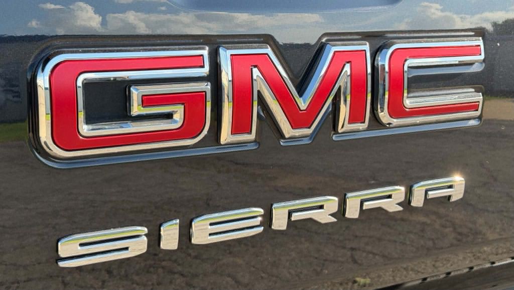 2024 GMC Sierra Image 7