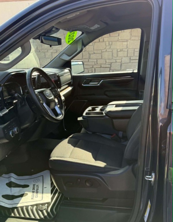 2024 GMC Sierra Image 13