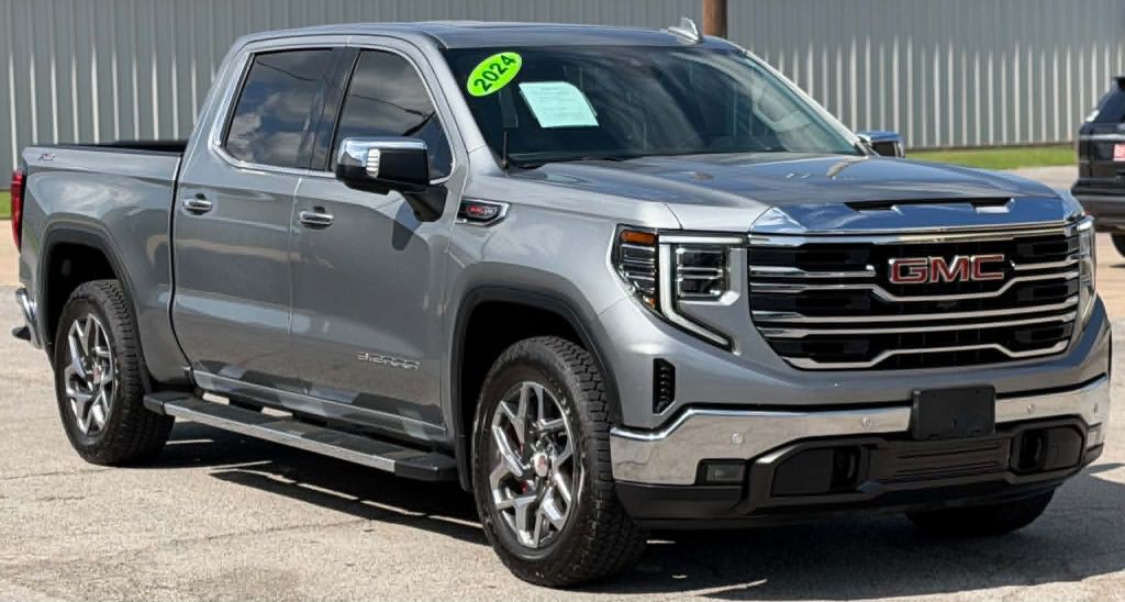 2024 GMC Sierra Image 3