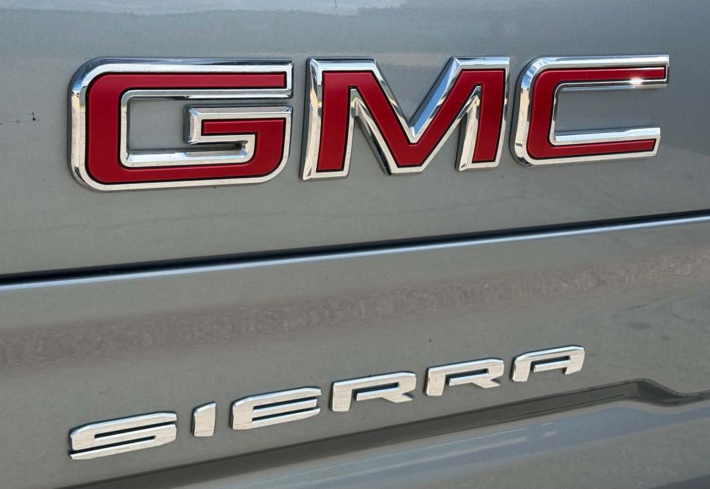 2024 GMC Sierra Image 9