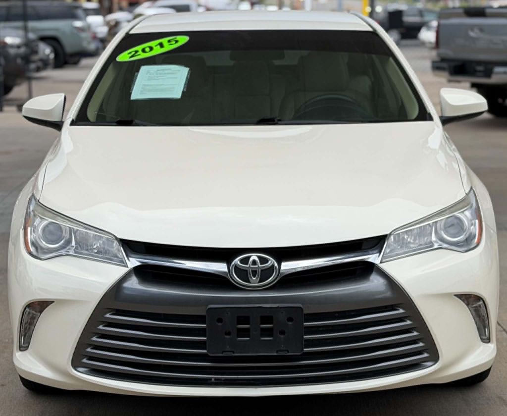 2015 Toyota Camry Image 2