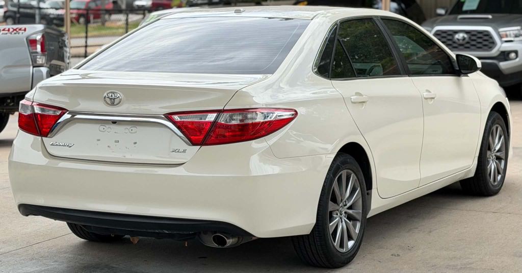 2015 Toyota Camry Image 6