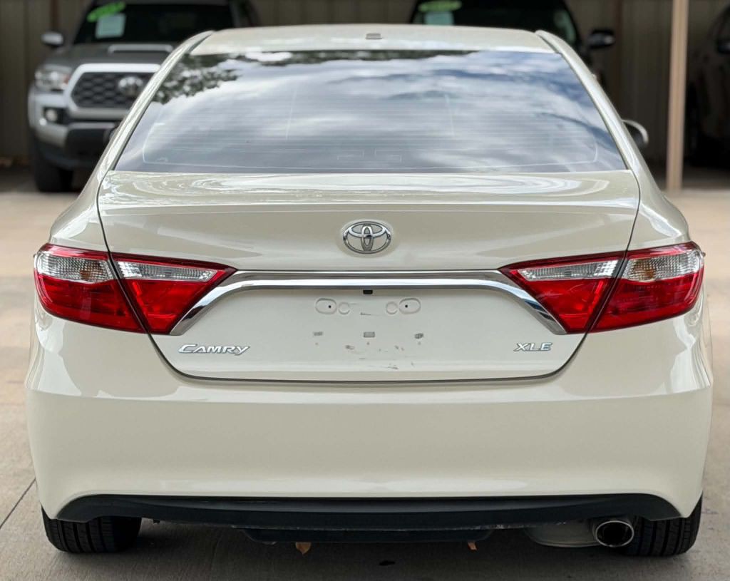 2015 Toyota Camry Image 7