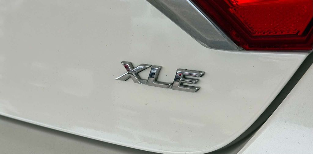 2015 Toyota Camry Image 10