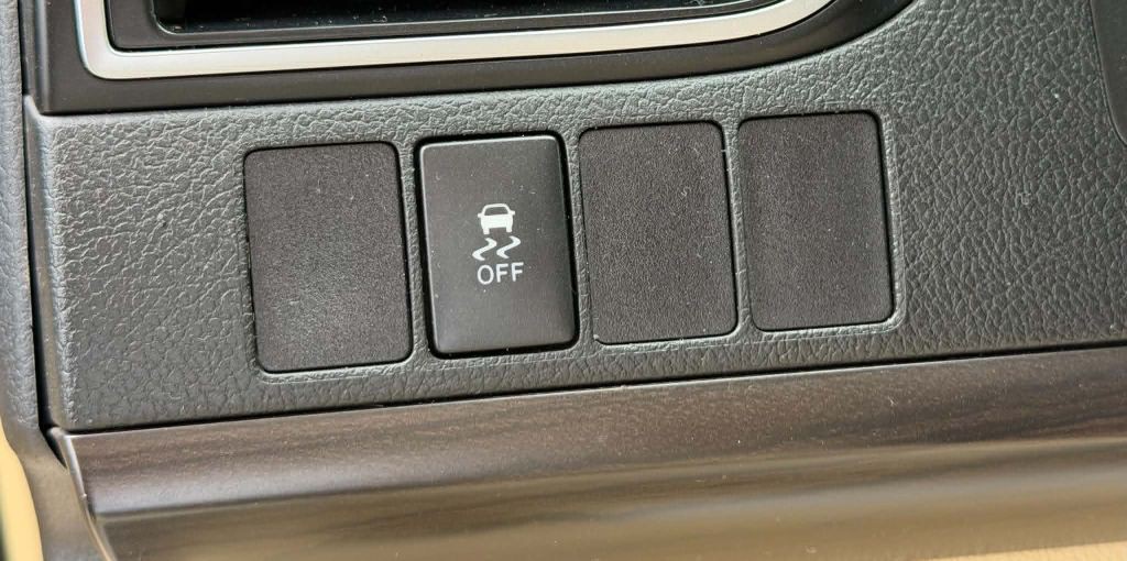 2015 Toyota Camry Image 12