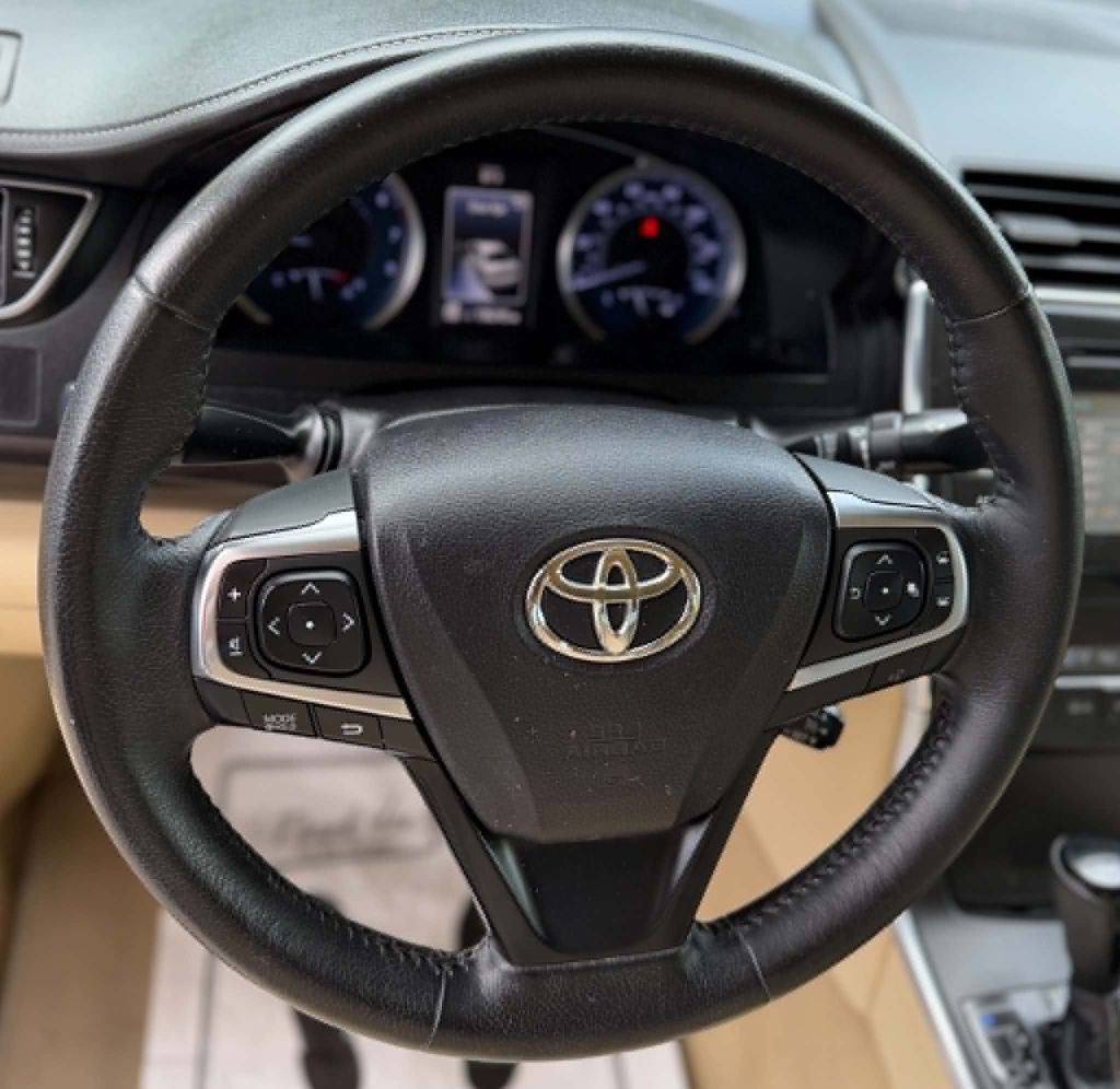 2015 Toyota Camry Image 13