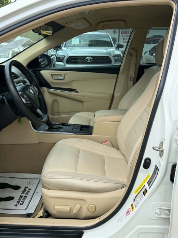 2015 Toyota Camry Image 14