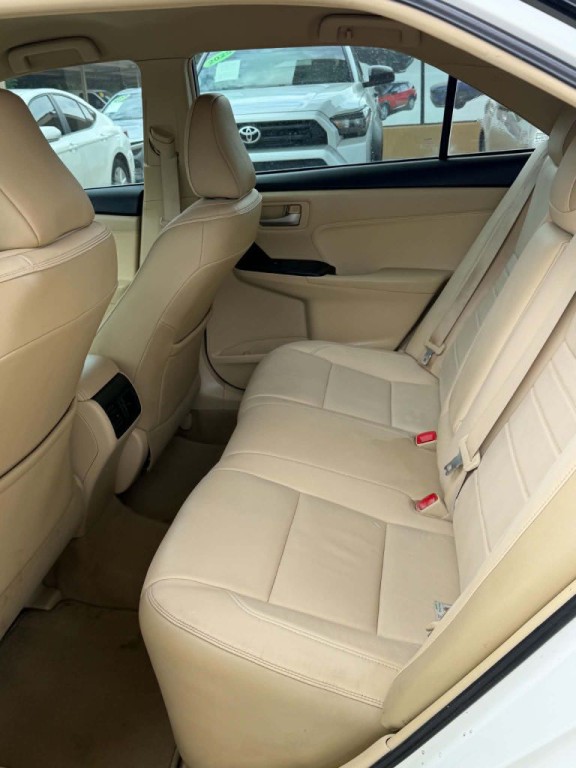 2015 Toyota Camry Image 15
