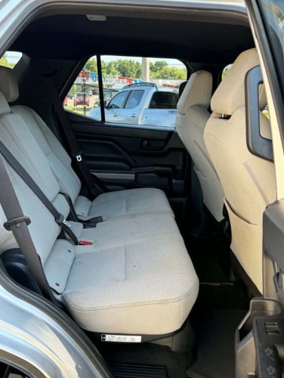 2025 Toyota 4Runner Image 18