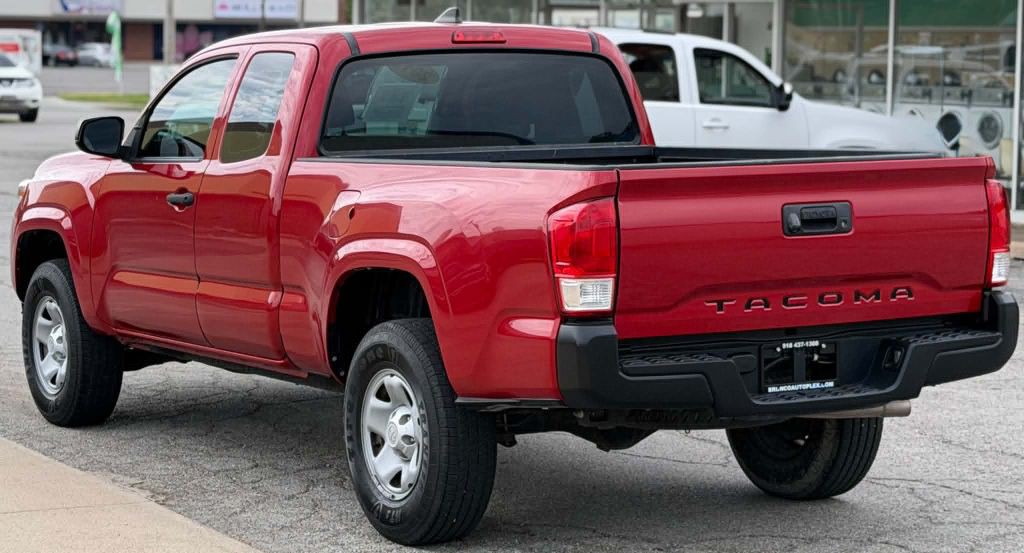 2017 Toyota Tacoma Image 6