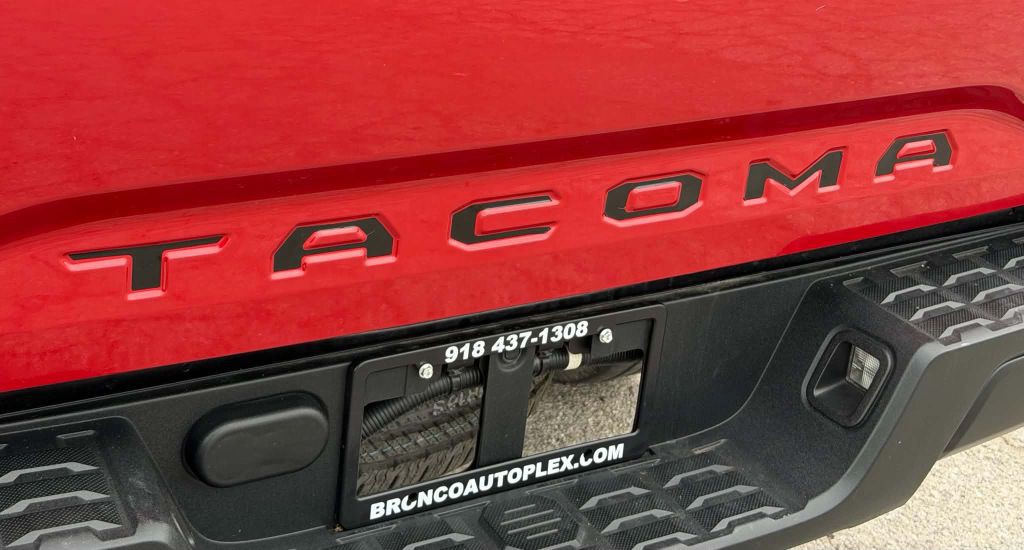 2017 Toyota Tacoma Image 7