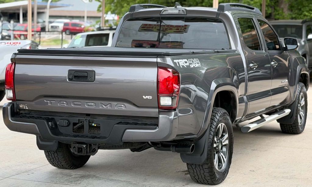 2019 Toyota Tacoma Image 4