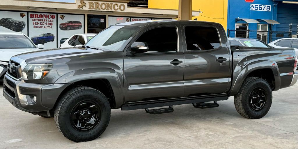 2015 Toyota Tacoma Image 9