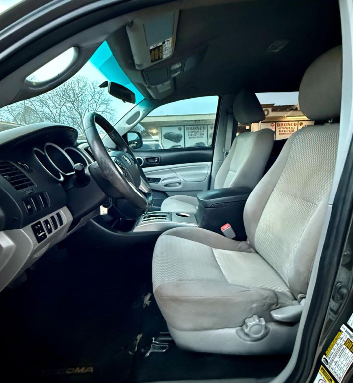 2015 Toyota Tacoma Image 20
