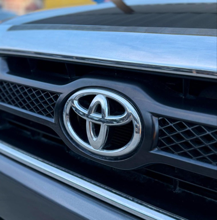 2015 Toyota Tacoma Image 24
