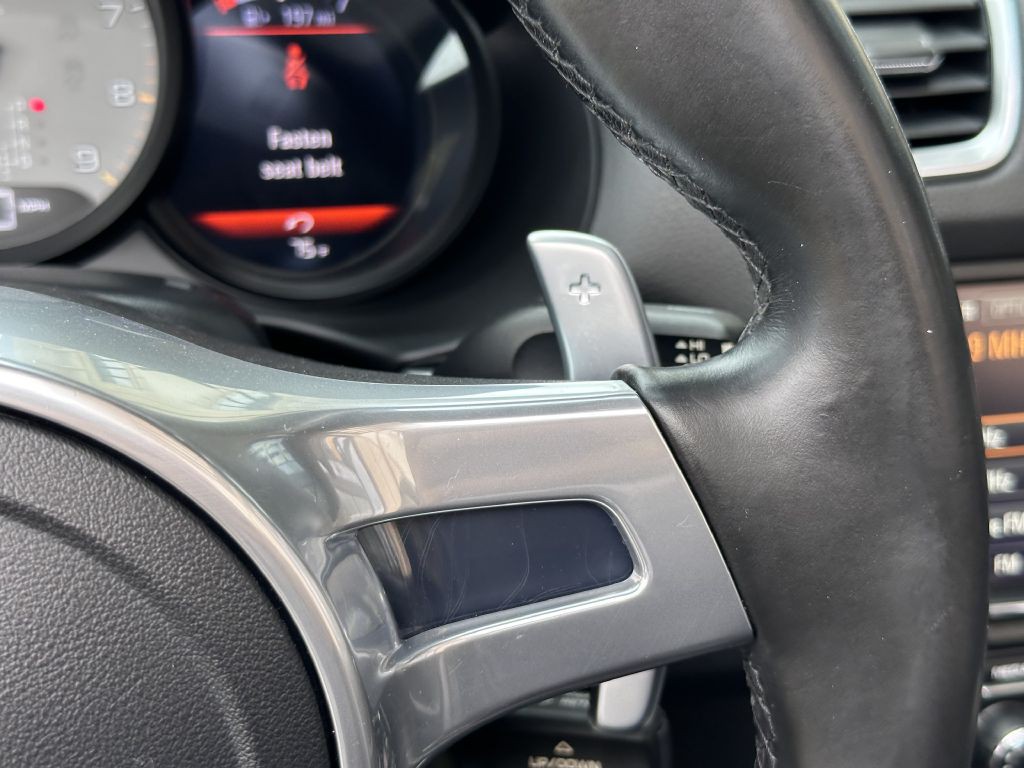 2016 Porsche Boxster Image 30