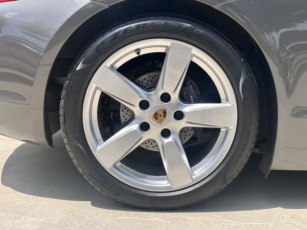 2015 Porsche Cayman Image 20