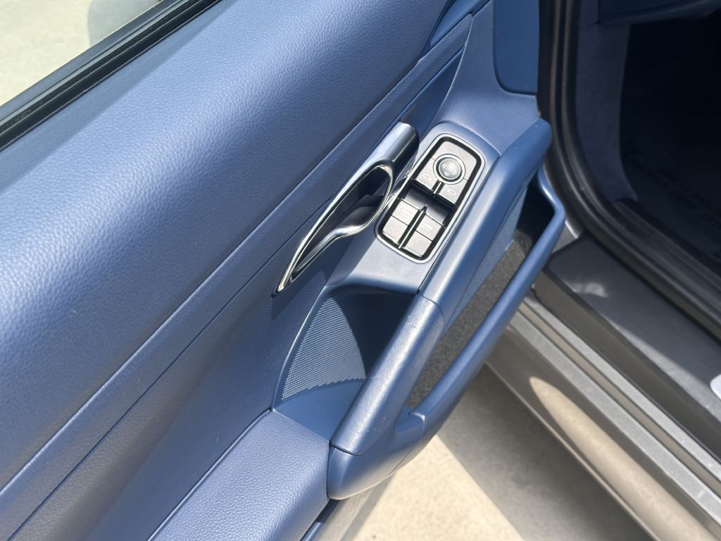 2015 Porsche Cayman Image 24