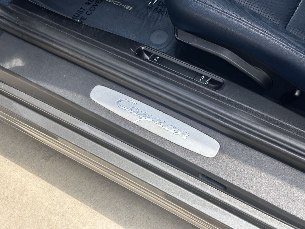 2015 Porsche Cayman Image 26
