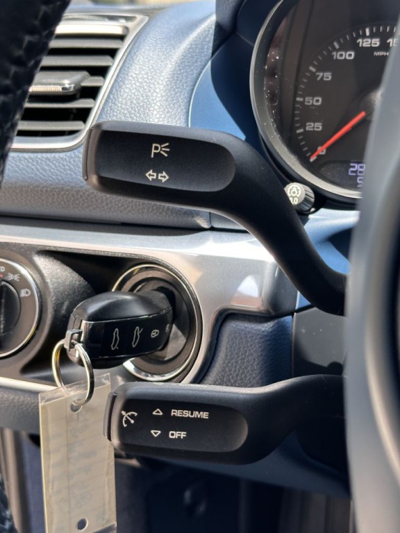 2015 Porsche Cayman Image 38