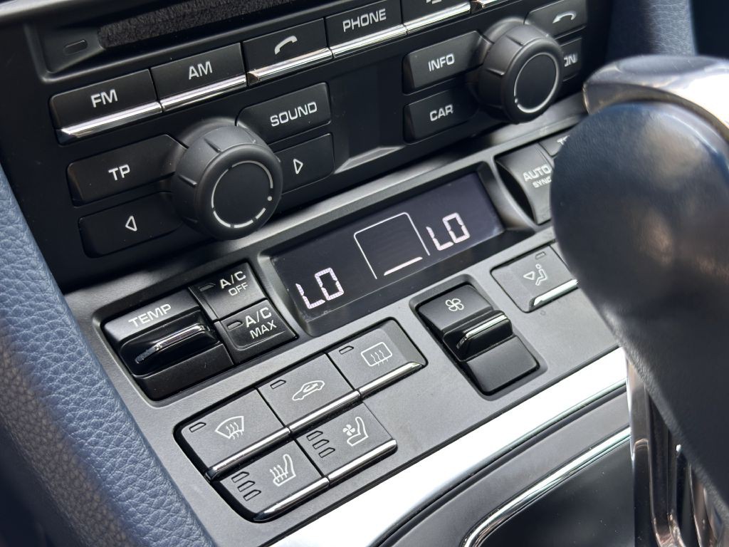 2015 Porsche Cayman Image 47