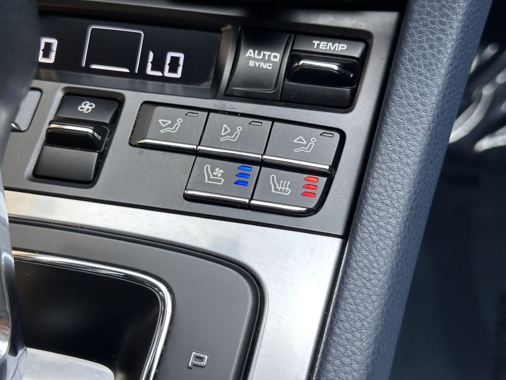 2015 Porsche Cayman Image 49