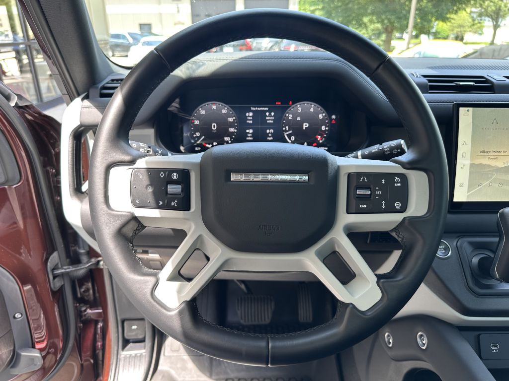 2024 Land Rover Defender Image 33