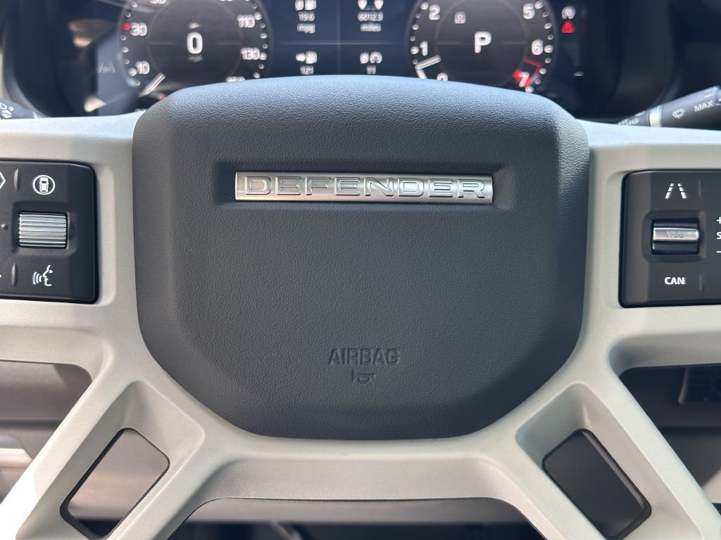2024 Land Rover Defender Image 34