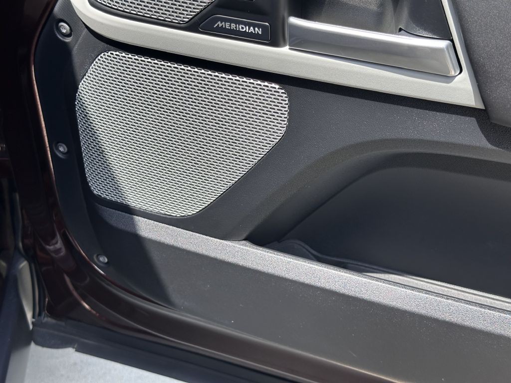 2024 Land Rover Defender Image 59