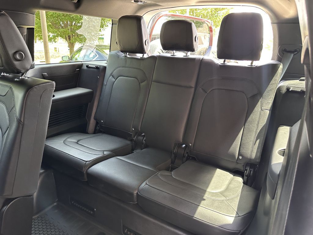 2024 Land Rover Defender Image 100