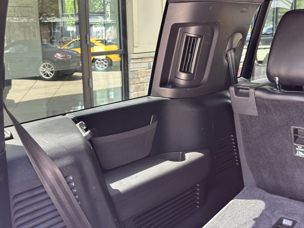 2024 Land Rover Defender Image 105