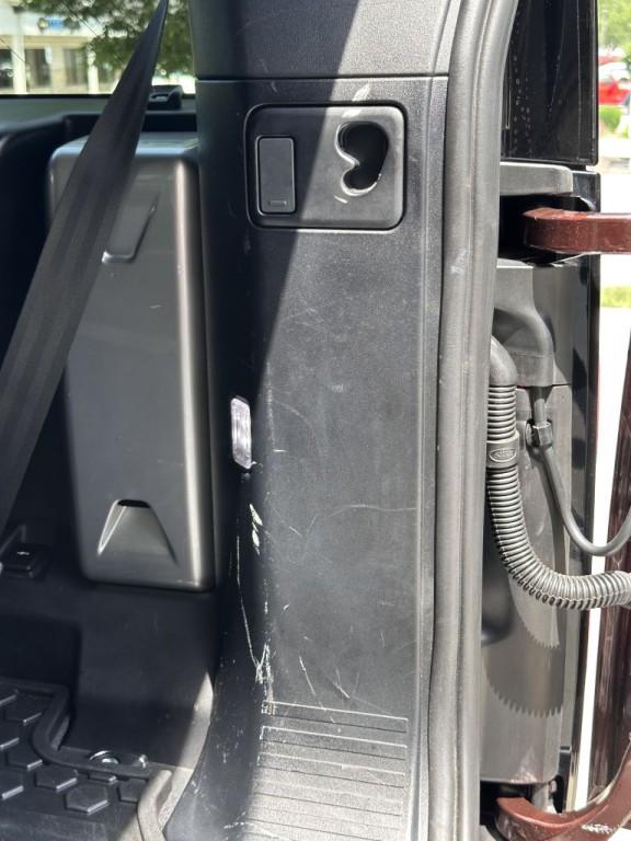 2024 Land Rover Defender Image 107