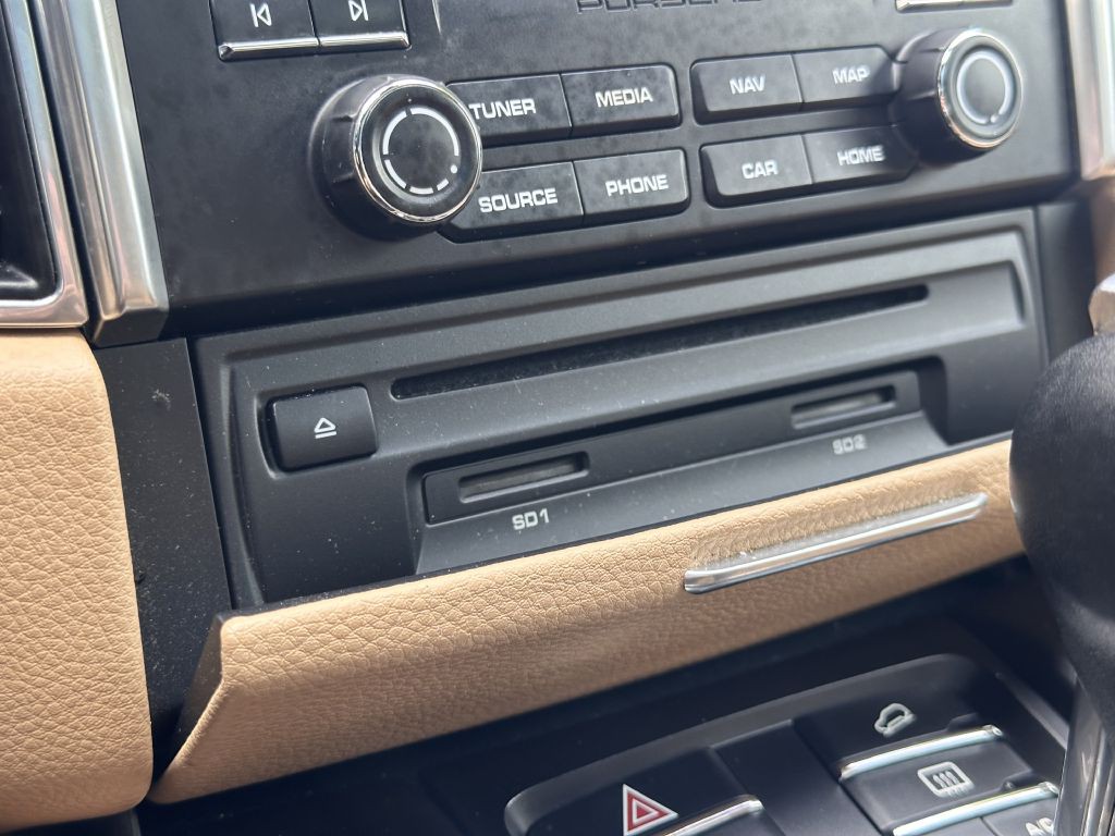 2017 Porsche Macan Image 44