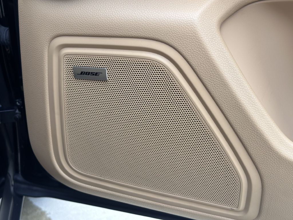 2017 Porsche Macan Image 63