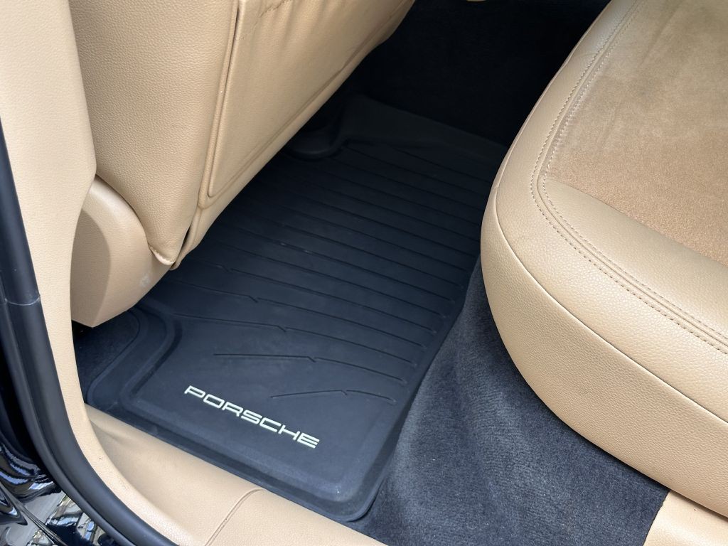 2017 Porsche Macan Image 78
