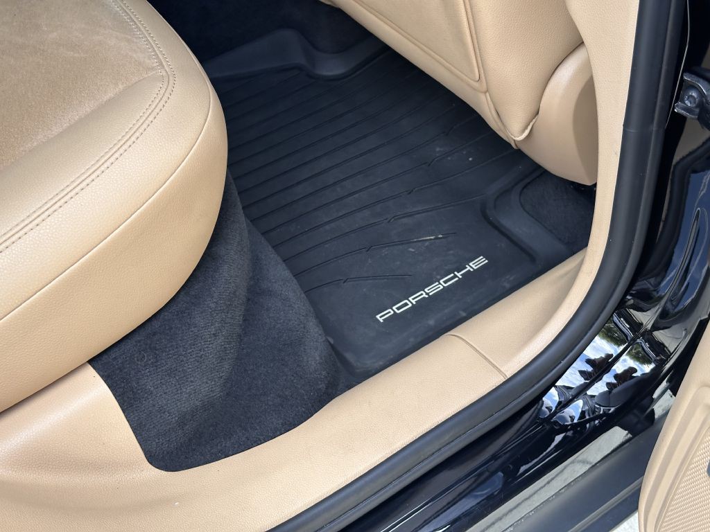 2017 Porsche Macan Image 89