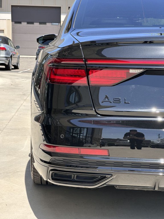 2021 Audi A8 Image 14