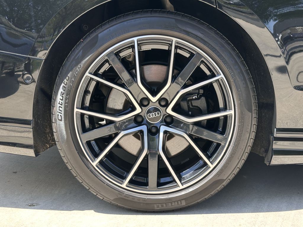 2021 Audi A8 Image 18