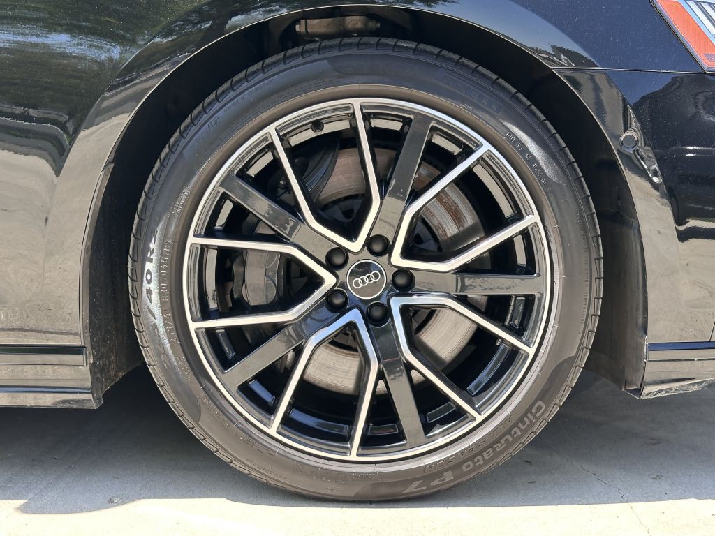 2021 Audi A8 Image 19