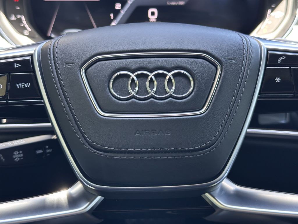 2021 Audi A8 Image 36