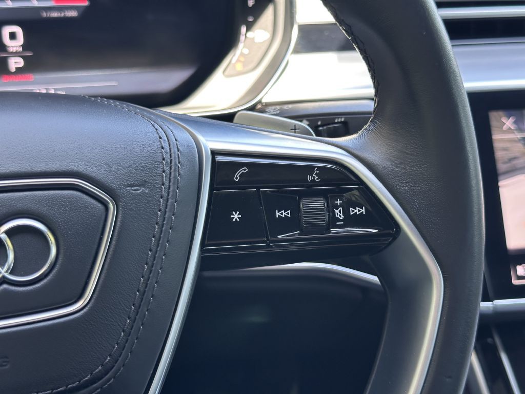 2021 Audi A8 Image 38