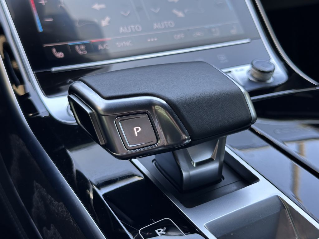 2021 Audi A8 Image 52