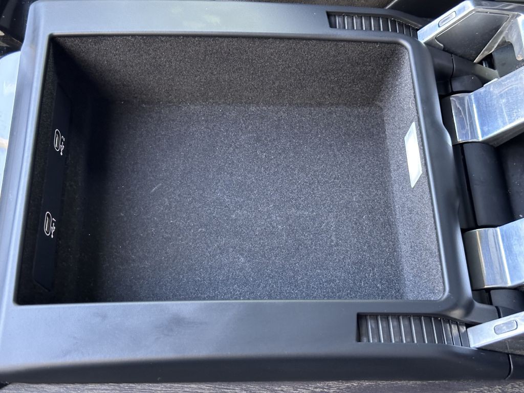 2021 Audi A8 Image 58